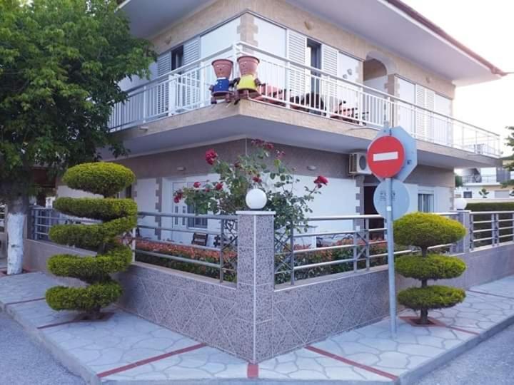 Konstantinos-Elli Rooms Nea Vrasna Exterior photo
