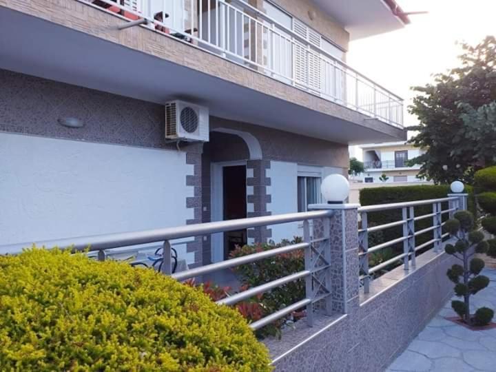 Konstantinos-Elli Rooms Nea Vrasna Exterior photo