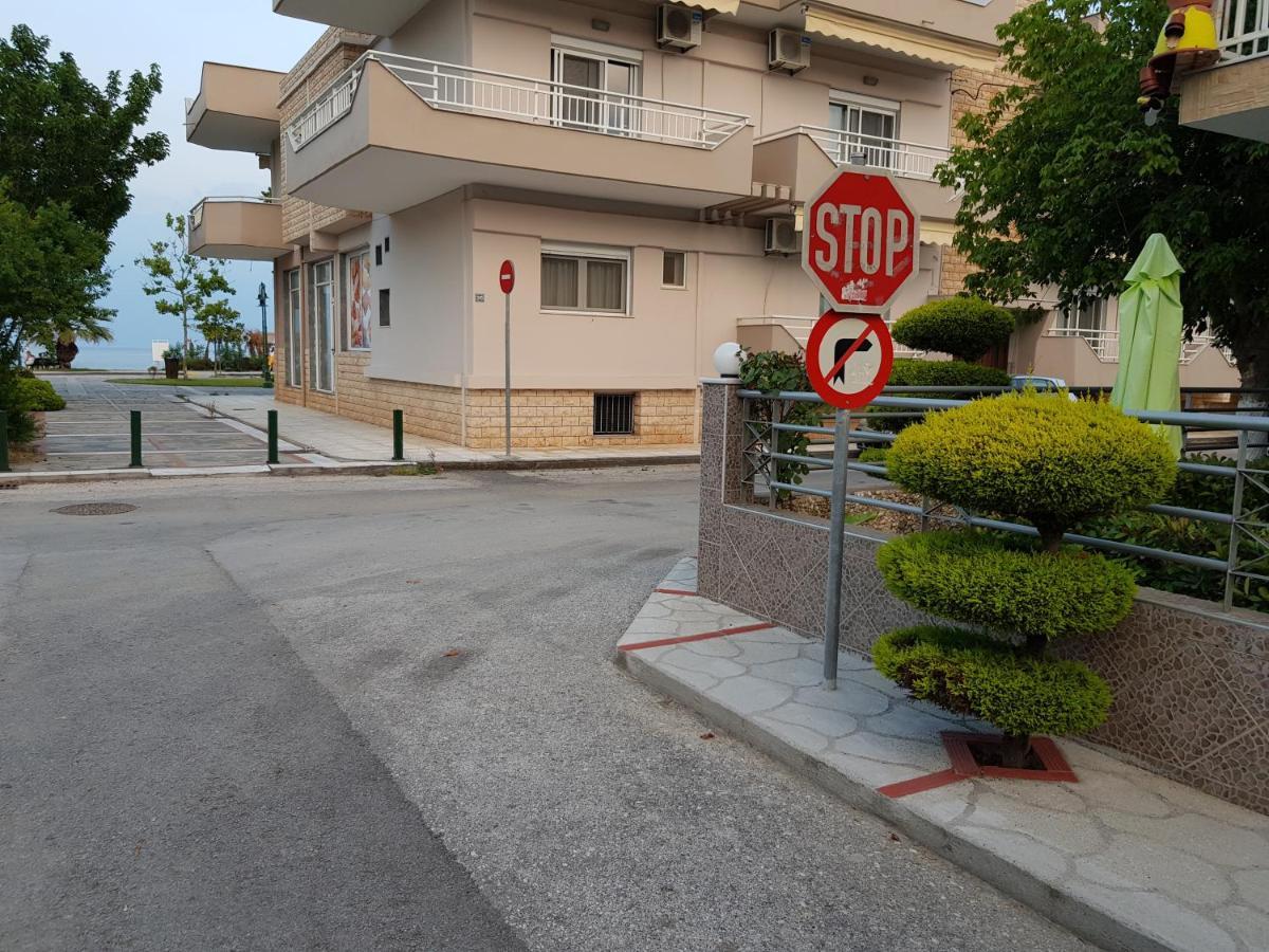 Konstantinos-Elli Rooms Nea Vrasna Exterior photo