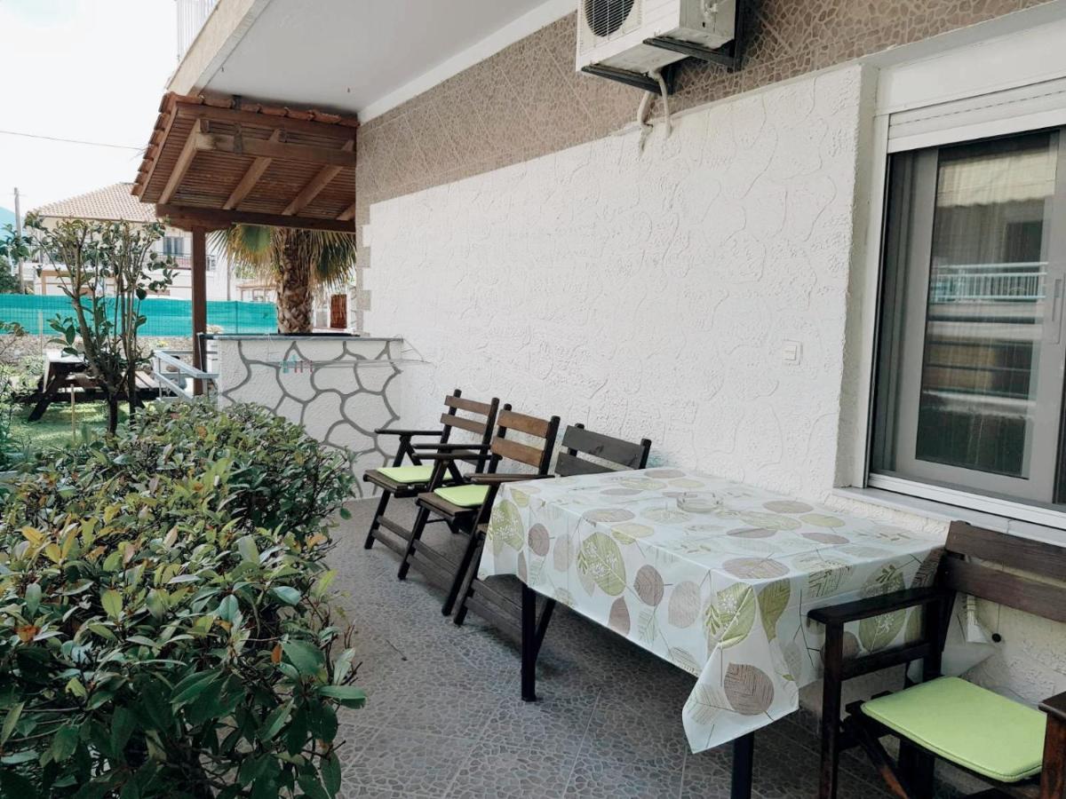 Konstantinos-Elli Rooms Nea Vrasna Exterior photo