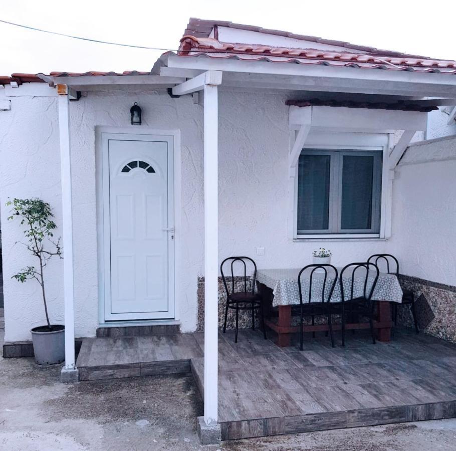 Konstantinos-Elli Rooms Nea Vrasna Exterior photo